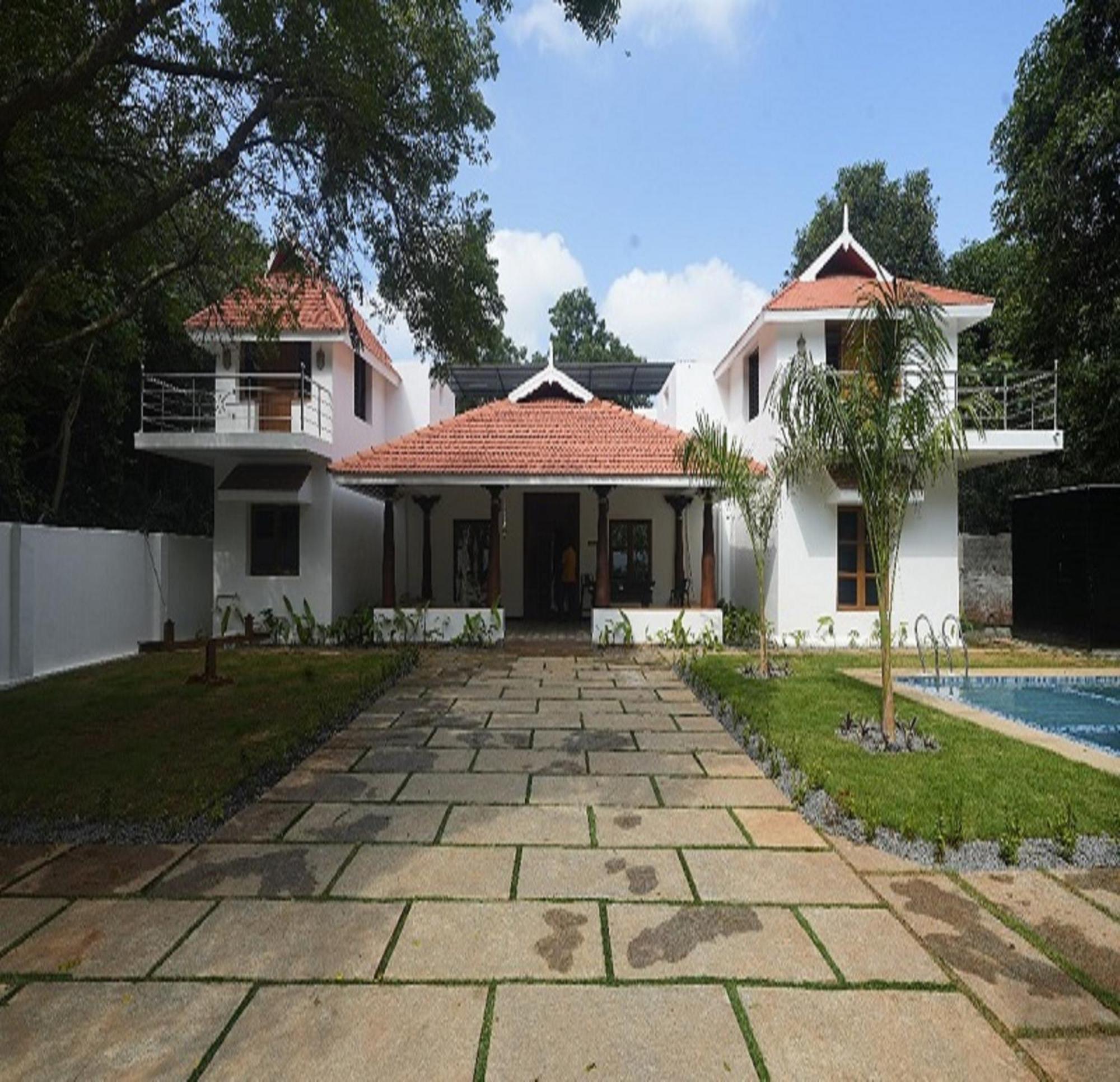 Courtyard Castle Heritage Resort Puducherry Buitenkant foto