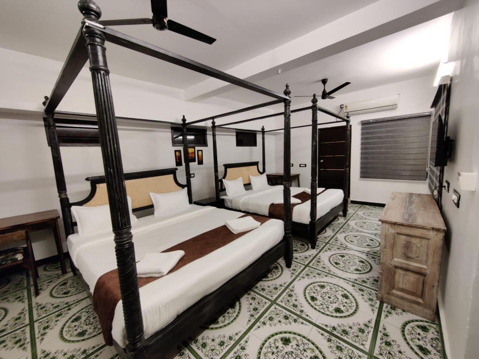 Courtyard Castle Heritage Resort Puducherry Buitenkant foto