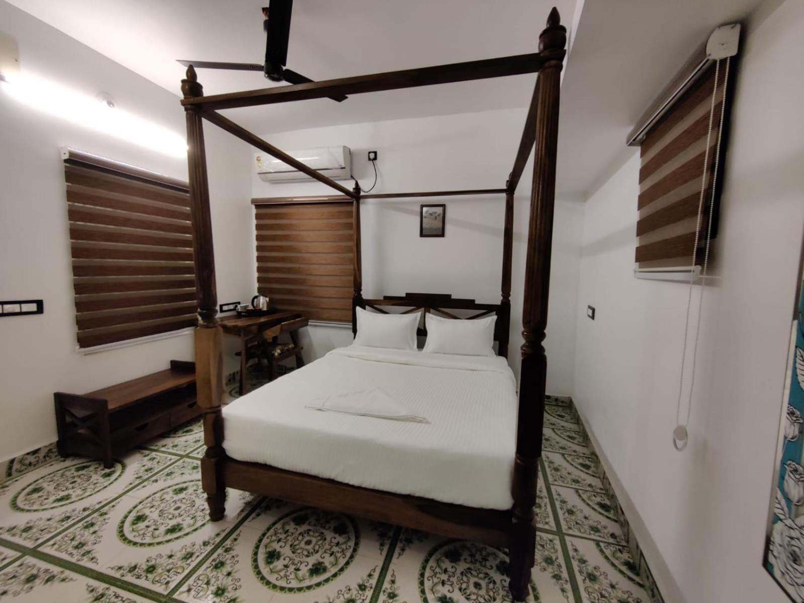 Courtyard Castle Heritage Resort Puducherry Buitenkant foto