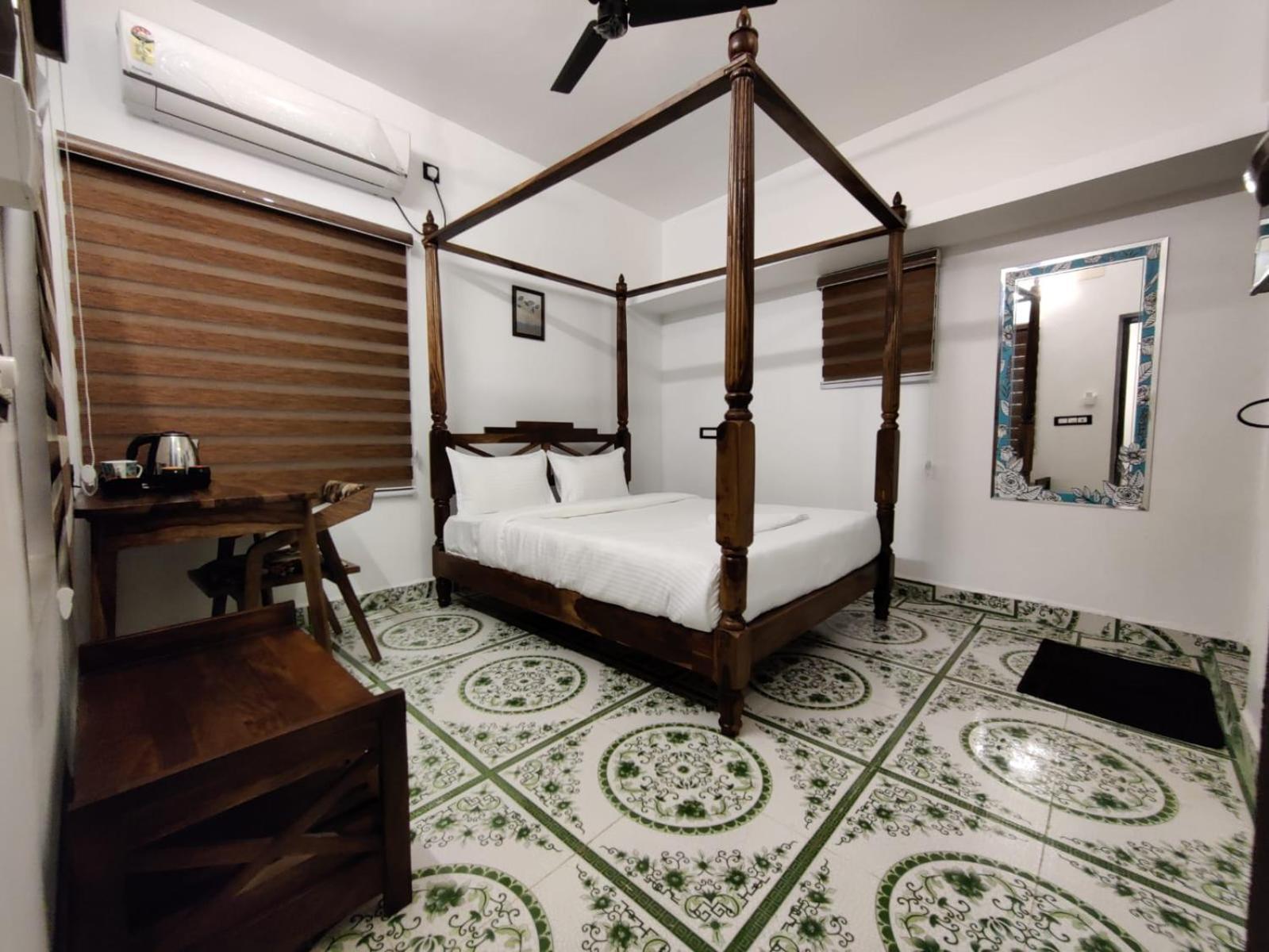 Courtyard Castle Heritage Resort Puducherry Buitenkant foto