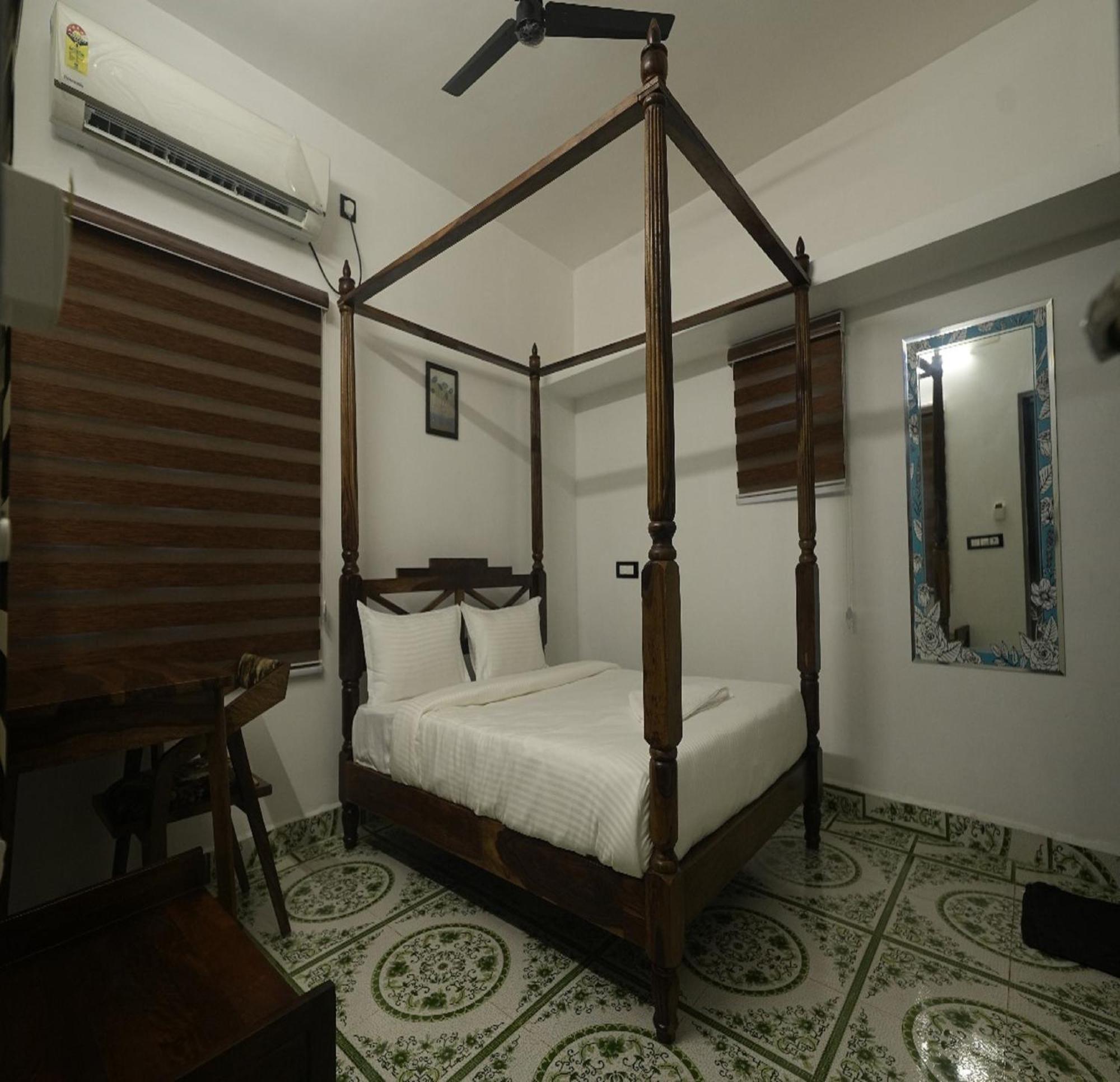 Courtyard Castle Heritage Resort Puducherry Buitenkant foto